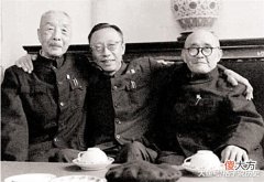 【历史故事】乾隆七世孙手戴上亿大扳指现身,专家劝其上交,他却用6字拒绝
