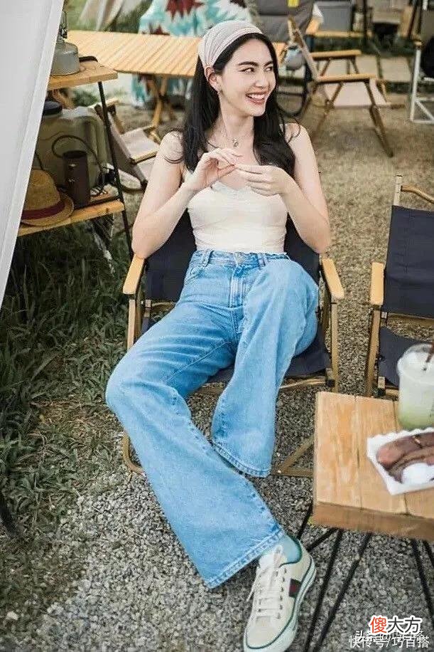 【就爱时尚】视觉上“降温”的小上衣！清爽又清凉，自带空调的小心机