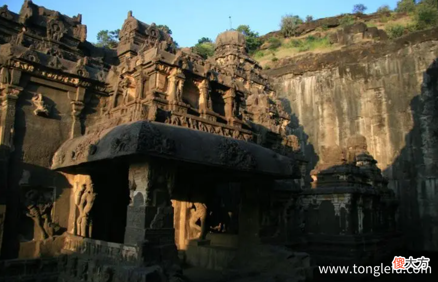 Ellora Caves 「世界文明奇迹：亚洲」埃洛拉石窟群简介——印度的巴洛克