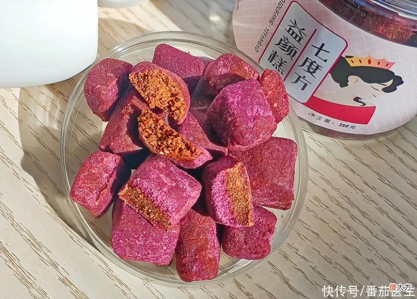 【就爱时尚】若不想变成“黄脸婆”，建议女人：多吃3物，少做2事，更显年轻