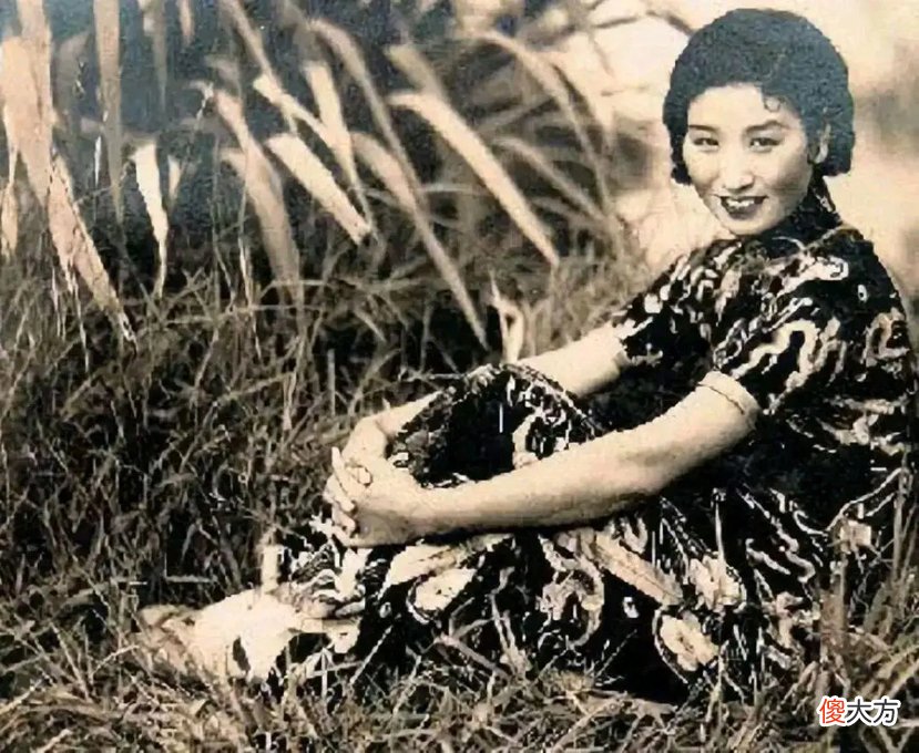 【爱历史】她14岁被骗有了孩子，后嫁青帮特务，50岁让浪子胡兰成痴迷半生