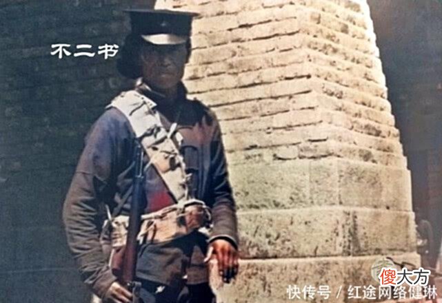 【爱历史】清末上色老照片:紫禁城庆祝一战胜利进行大阅兵、站在屋顶的溥仪