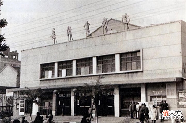 【历史故事】80年代长治老照片：英雄路，海棠洗衣机厂，老车站，光明市场大楼