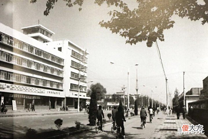 【历史故事】80年代长治老照片：英雄路，海棠洗衣机厂，老车站，光明市场大楼