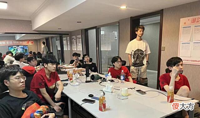 【游戏世界】XYG上一门也不敌KSG,大仙直播表示看谈了,想重返s组难于登天