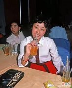 【历史故事】老照片：上海1985年的照片，一定会勾起你许多的回忆！