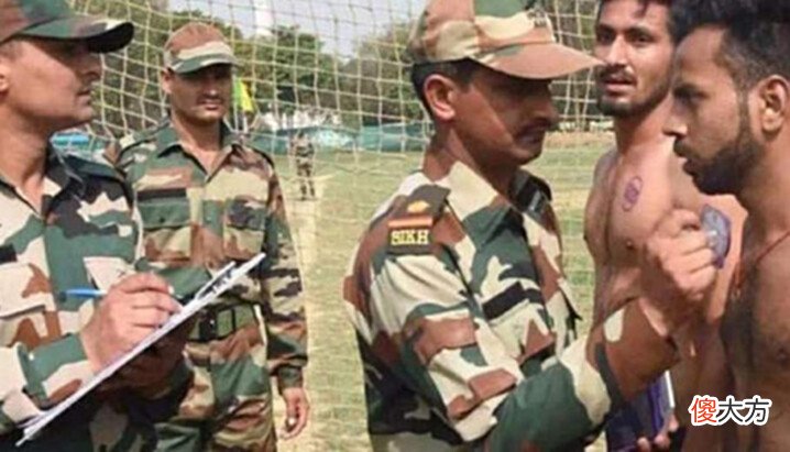 【爱历史】这是印度征兵的现场,别看过程滑稽搞笑,选出来的都不赖!纪录片