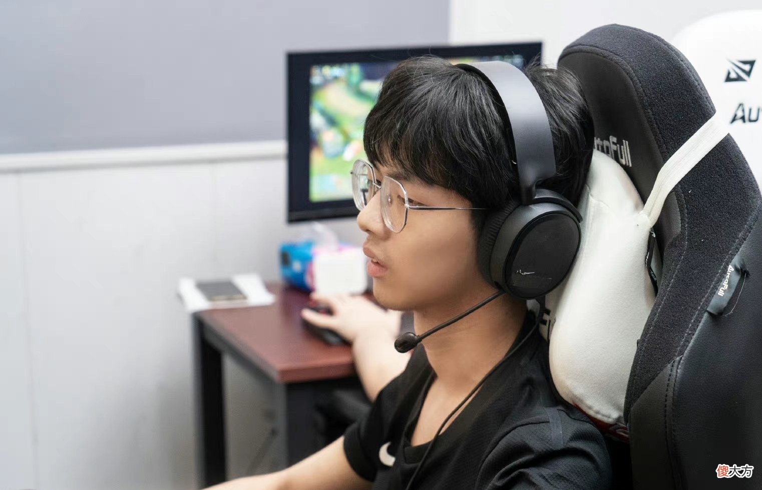 【游戏迷】LPL黑马诞生，AL2-1战胜了TT，张嘉文：6胜3负排在第四名了