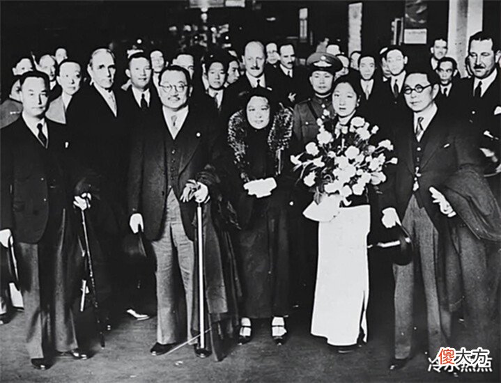 【爱历史】孔令侃荒诞的人生:先有娶舅妈亲妹,后来夺人之妻,晚年凄凉