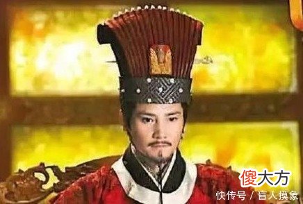 【爱历史】皇帝问大臣世上什么东西最大大臣回复2字，皇帝听了给他鼓掌！
