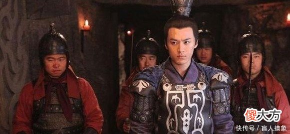 【爱历史】皇帝问大臣世上什么东西最大大臣回复2字，皇帝听了给他鼓掌！