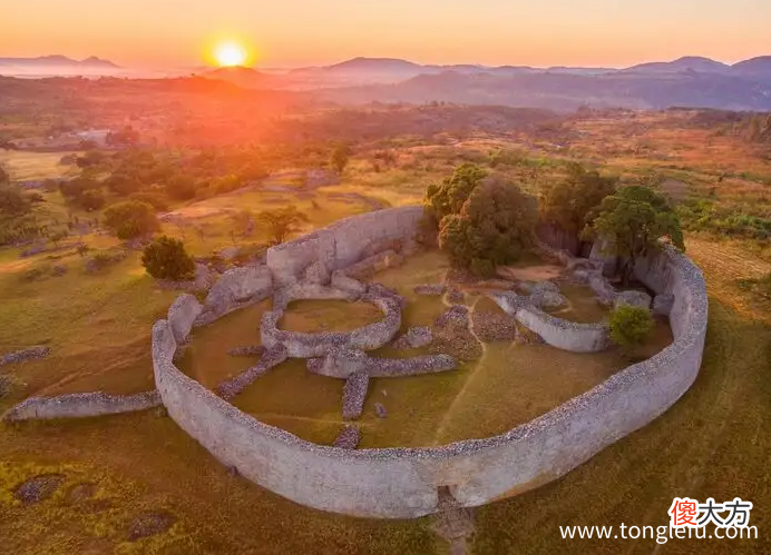 Great Zimbabwe 「世界文明奇迹：非洲」大津巴布韦简介——太阳之国的石头城