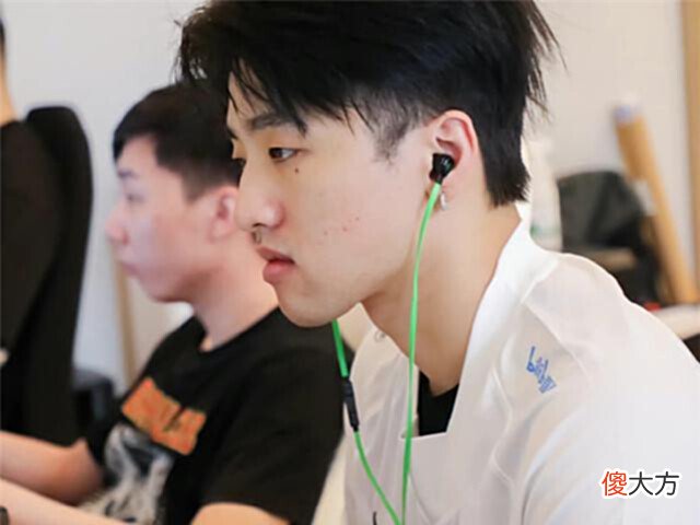 【游戏迷】不仅仅在换打野,BLG又想放弃冷少,观众迷惑:想学TES搞BLG48?