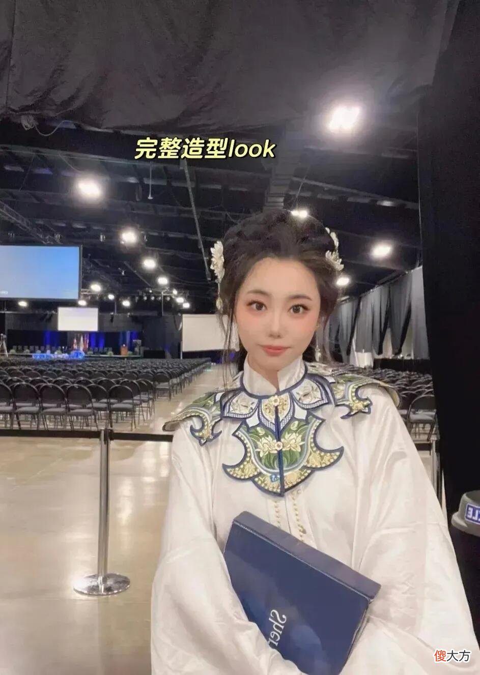 【时尚一点】真自豪！中国留学生穿汉服参加毕业典礼，网友：这就是文化自信！