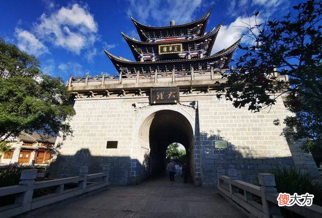【历史故事】老照片:云南大理三月街的繁荣景象