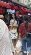 【就爱时尚】看到在菜市场买菜的赵小棠，我才知道“气质”有多重要！