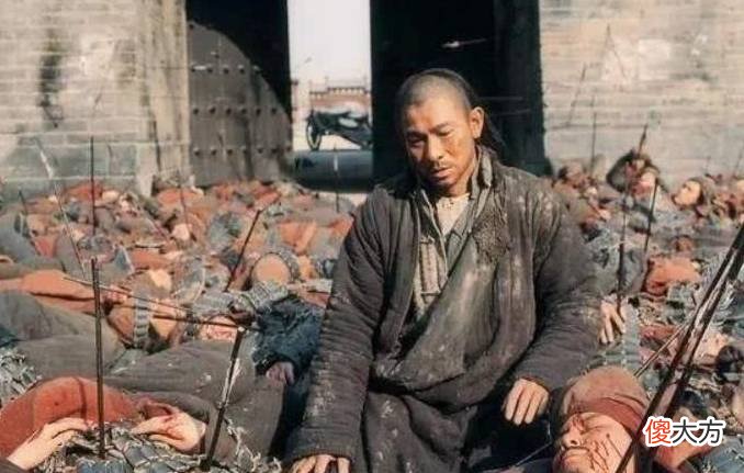 【历史故事】古代打仗，在战场上装死真的很容易吗？