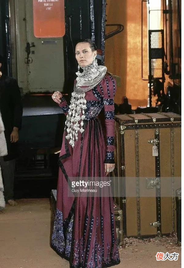 【就爱时尚】2万多的Dior高定秋季成衣，撞款汉服马面裙，你觉得像吗？