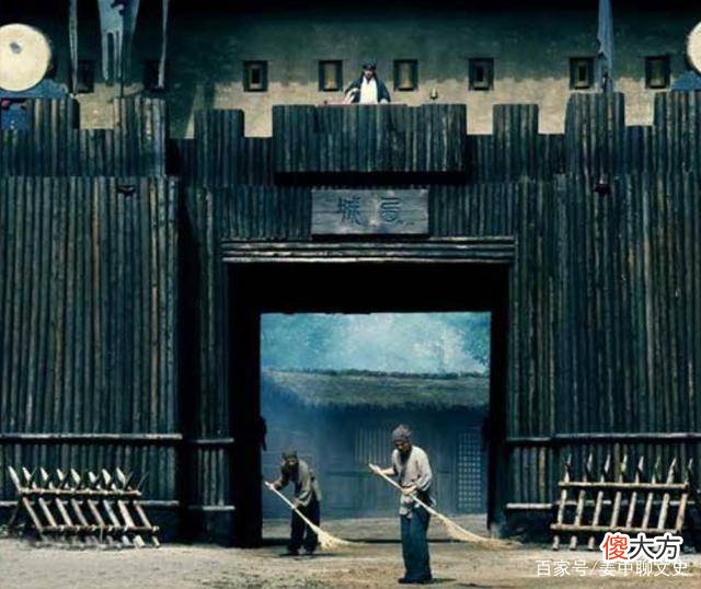 【历史故事】司马懿失去了活捉诸葛亮的好机会，为何专家却说不撤兵，他必死？