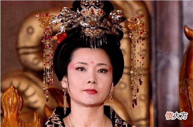 【爱历史】皇帝曾为了羞辱他，将皇后50岁的乳母，赐给他为妻