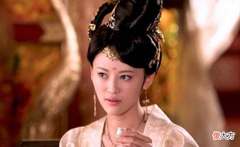 【爱历史】皇帝曾为了羞辱他,将皇后50岁的乳母,赐给他为妻