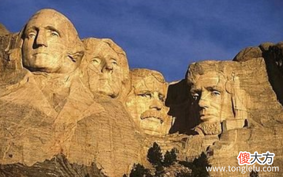 Mount Rushmore 「世界文明奇迹：美洲」拉什莫尔总统山简介——山峰上凝望的眼睛