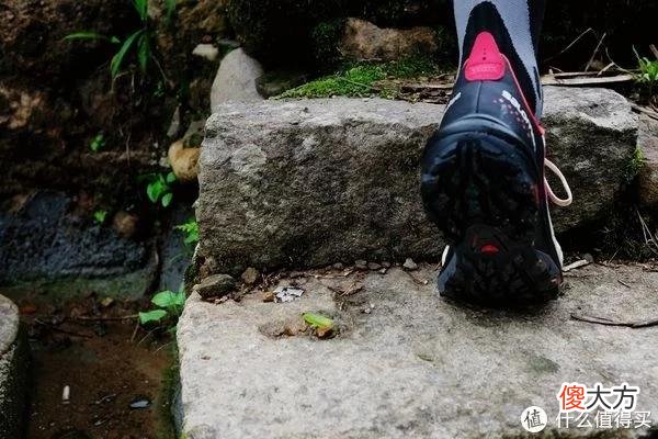 【就爱时尚】越野跑鞋？徒步鞋？Salomon OutPulse GTX傻傻分不清楚……