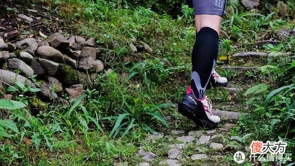 【就爱时尚】越野跑鞋？徒步鞋？Salomon OutPulse GTX傻傻分不清楚……