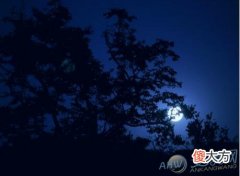做梦梦见月落西山好不好？了解梦境象征(图文)