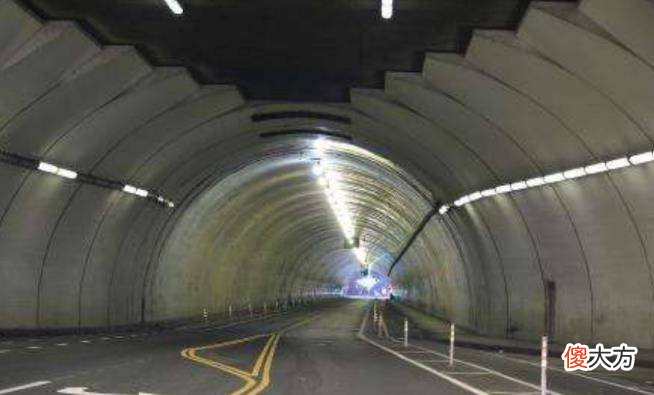 贵州的“时空隧道”，可以让手机时间倒退1小时，专家解释其原因