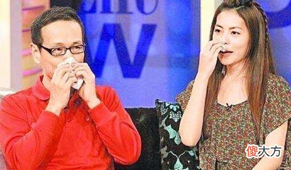 还记得6岁的河南“面具娃娃”吗？带着头套去上学，她的近况如何