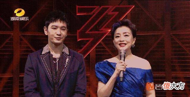 【时尚一点】52岁杨澜近照曝光，新造型暴露致命弱点，网友：腿粗显矮