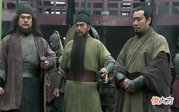 【爱历史】刘备仪表堂堂，关羽身材魁梧，张飞有薄产，三人怎么就成了兄弟？
