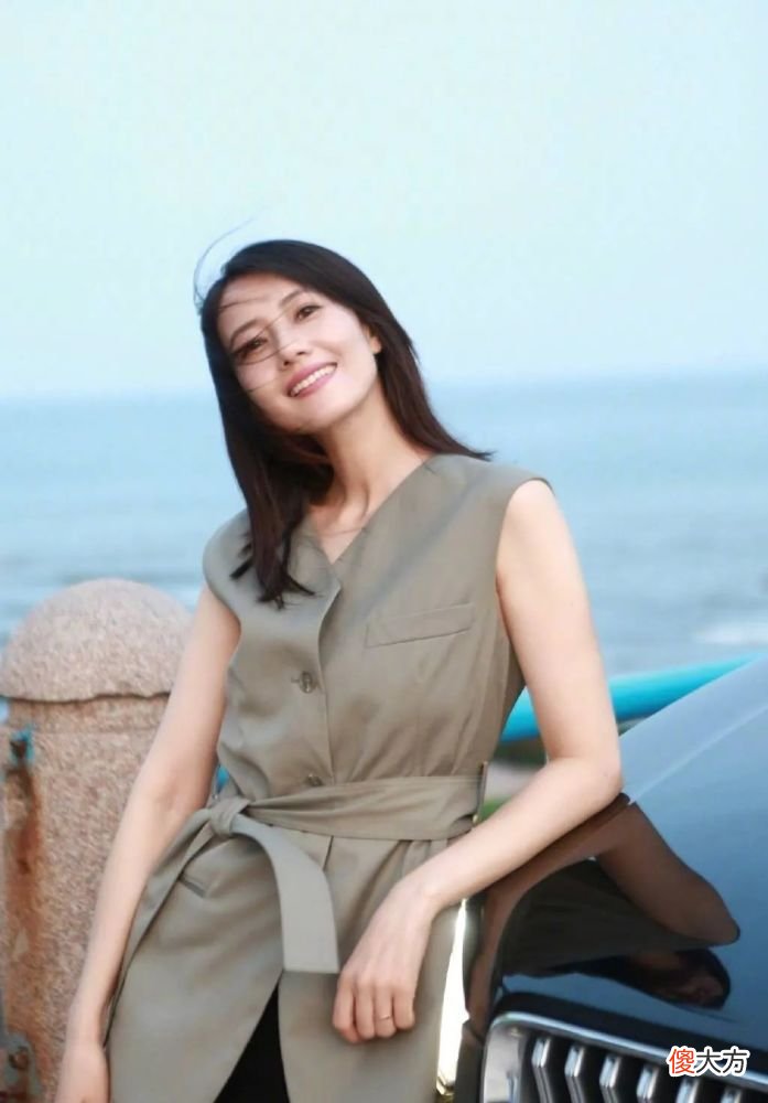 【时尚一点】高圆圆近照更加知性优雅,好气质从何而来?