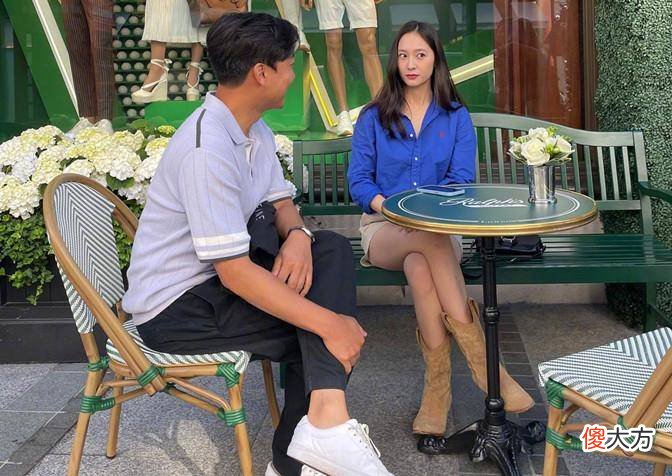 【时尚一点】卡皇郑秀妍人美身材好，殊不知妹妹也是一位颜值担当
