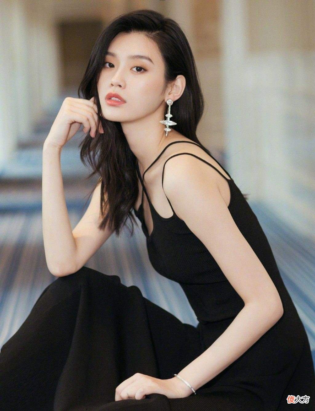 【就爱时尚】为什么有的人长相一般，看着却很大气？十有八九赢在了这4个地方