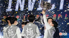 【游戏迷】这才是IG真正核心?肉鸡首场比赛斩获双MVP,KDA登顶LPL中单位!