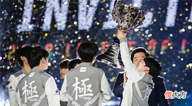 【游戏迷】这才是IG真正核心?肉鸡首场比赛斩获双MVP,KDA登顶LPL中单位!