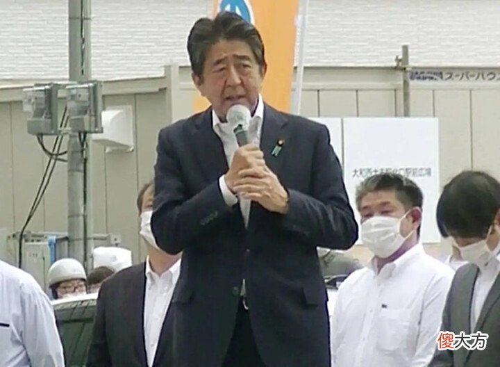 【爱历史】安倍94岁的老母亲：野心勃勃，父亲儿子皆首相，晚年丧子，白发人送黑发人