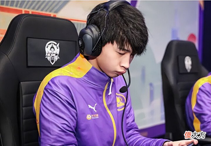 【游戏世界】Hero拿下本赛季七连胜,水友:这还是春季赛连跪的战队吗?