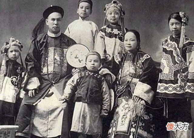 【历史故事】100多年前的晚清老照片：宫中妃子很漂亮，普通老百姓依旧穷苦
