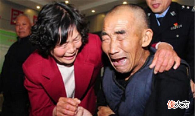 【历史故事】农贸市场挖出大量银元,7旬老人多次索要无果,专家:无凭无据!
