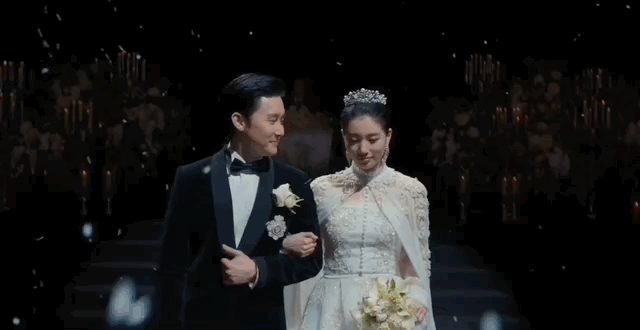 【时尚一点】婚礼行头就花了上百万，韩剧《安娜》里裴秀智都怎么穿？