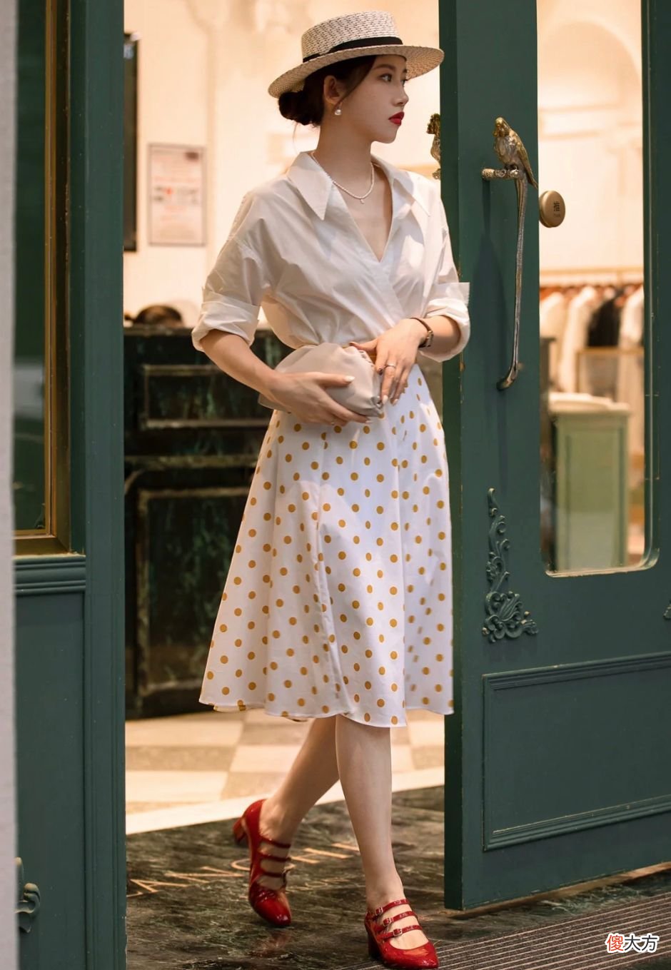 【就爱时尚】有些女人明明穿得很土，还自诩很优雅！没有穿对风格，再美也没用