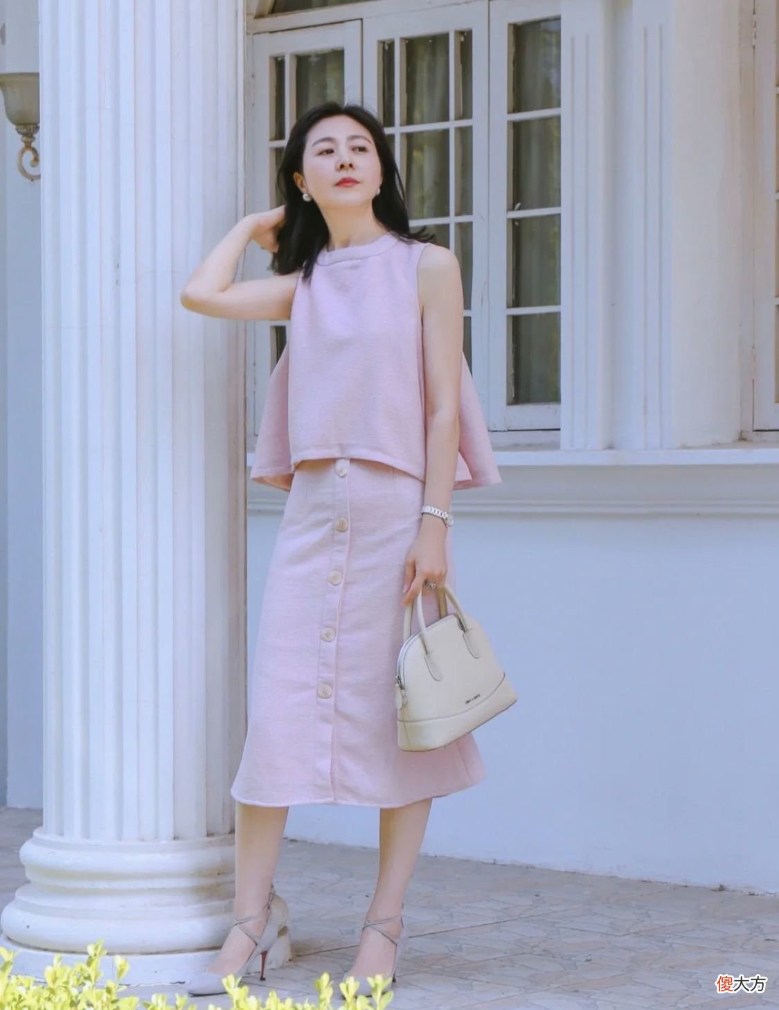 【时尚一点】中年女人要分清“减龄”和“扮嫩”，掌握这些穿衣分寸，才够高级