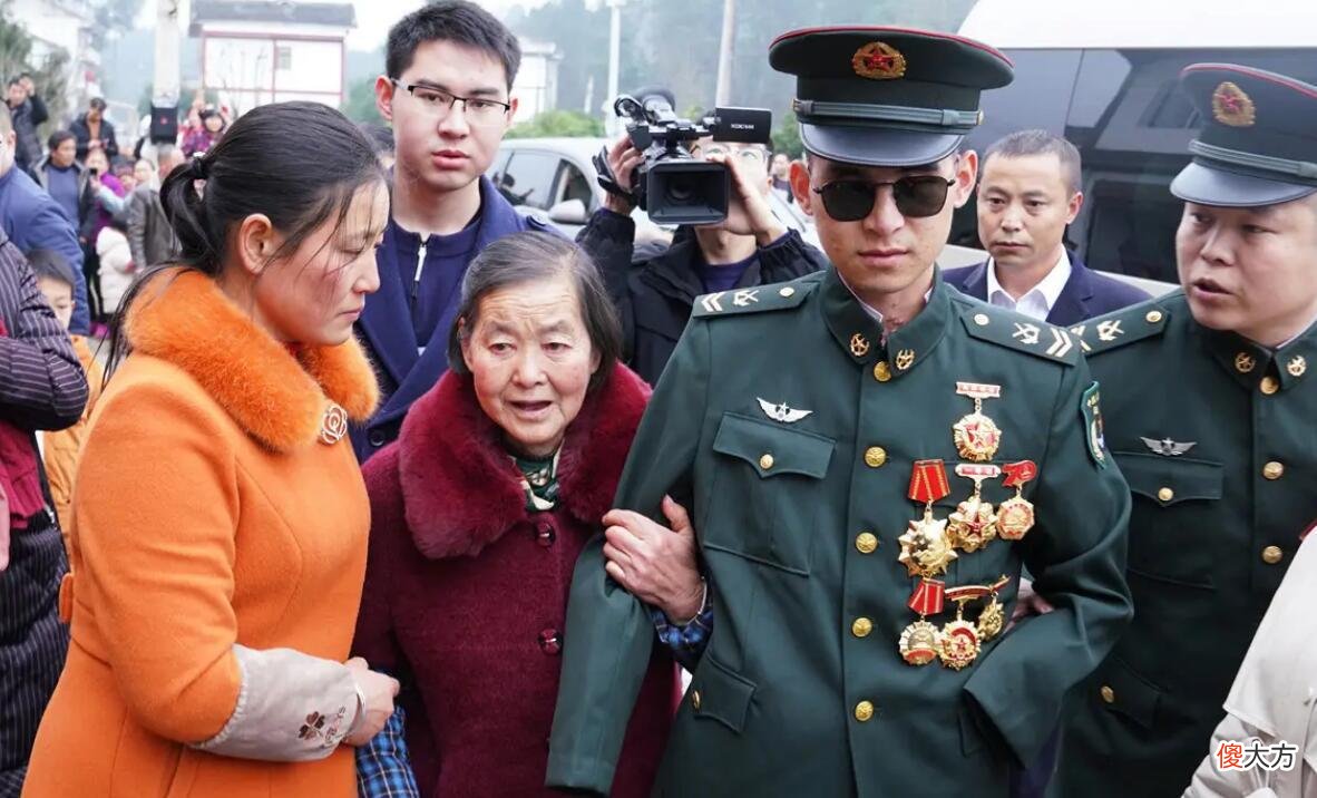 【历史故事】时代楷模、感动中国年度人物，“排雷英雄”杜富国的血染风采