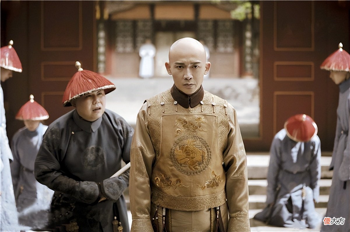 【爱历史】古代皇帝龙袍不能水洗，穿臭了怎么办？原来是贫穷限制了想象力