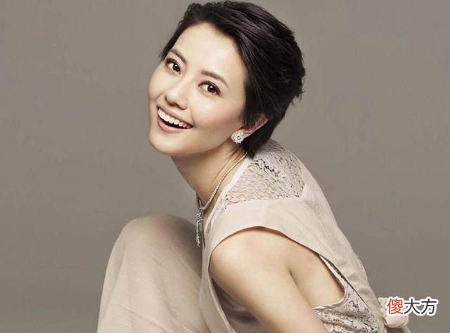【时尚一点】高圆圆是真的女神了，过了四十岁生日后依然迷人极了