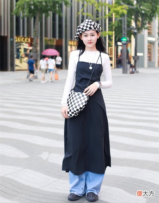【时尚一点】被“杭州女生”圈粉了，出街都在穿裙子＋运动鞋，却个个气质高级