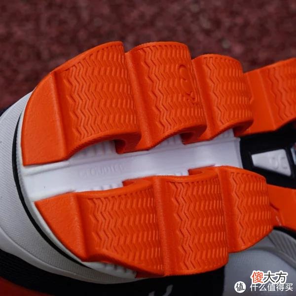 【就爱时尚】跑鞋评测 篇五：On昂跑Cloudsurfer6跑鞋上脚60公里实测心得
